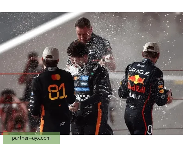 F1新赛季开幕首站惊险刺激 车手们为荣誉展开激烈角逐