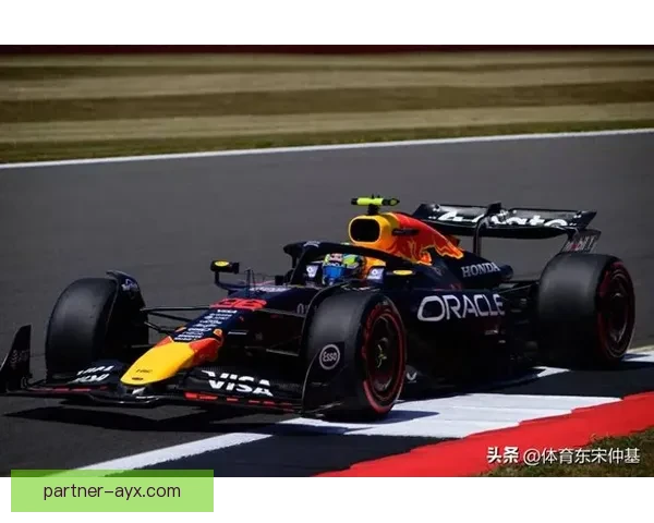 F1赛季最新动态：车手争夺积分榜激烈局势解析