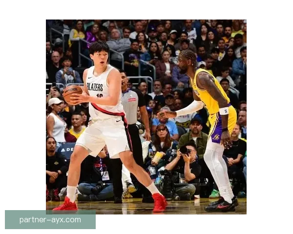 NBA季后赛对决激烈进行多支强队展现出色竞技状态和惊人表现