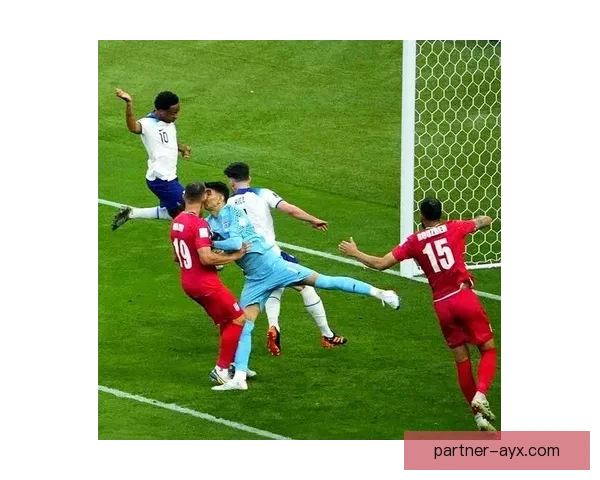 世界杯焦点战爆冷，豪门球队意外落败引热议