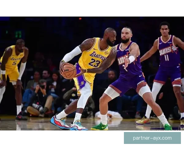 湖人逆转猛龙创赛季新高詹姆斯关键三分定胜局