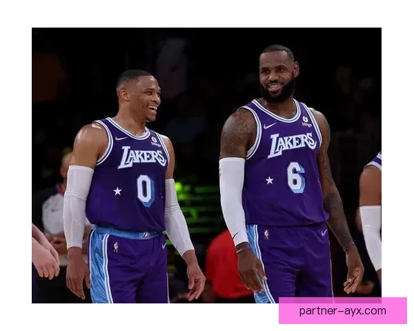 季后赛格局骤变巨星对决升级多队争冠悬念持续升温引爆联盟热议